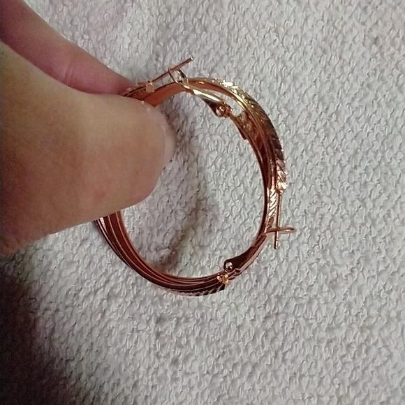 Copper color hoop post earrings - Picture 3 of 3